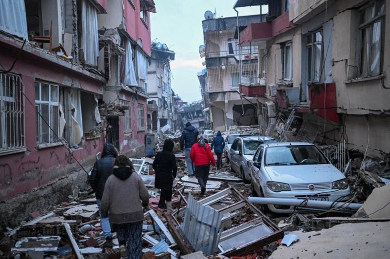 Adományokat és pénzt gyűjt a Vöröskereszt a törökországi földrengés túlélőinek