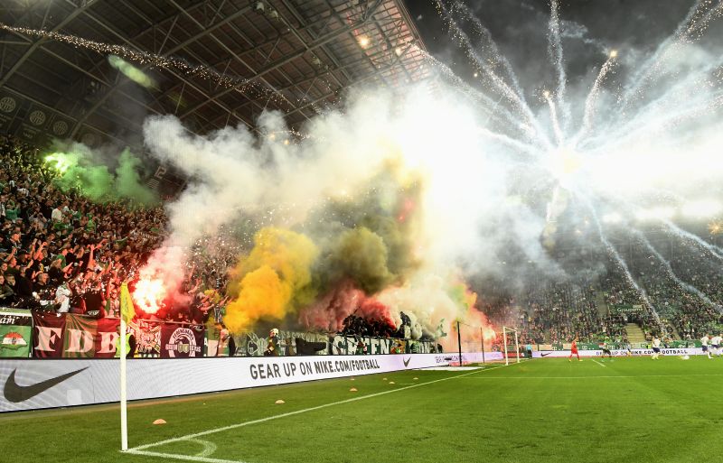 Brutális tömegverekedés volt a Fradi-Újpest meccs előtt a Népligetnél – videó!