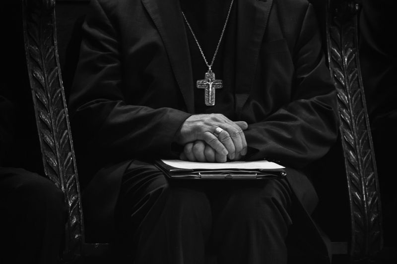 Először a katolikus pap molesztálta, utána a magyar bíróság ítélte el, "zaklatás" miatt