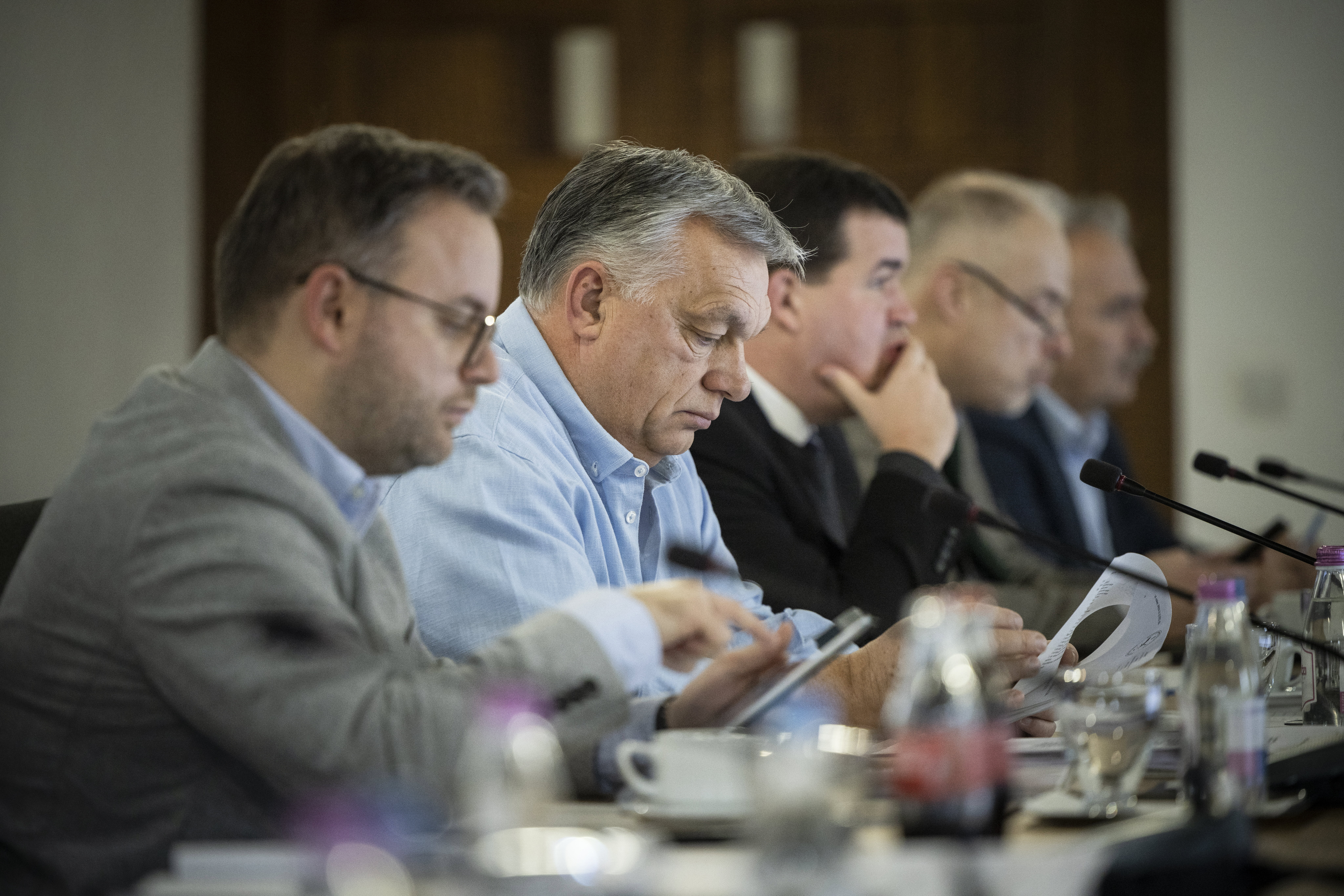 Megkezdődött Orbán Viktor rendkívüli kormányülése Sopronban – fotók