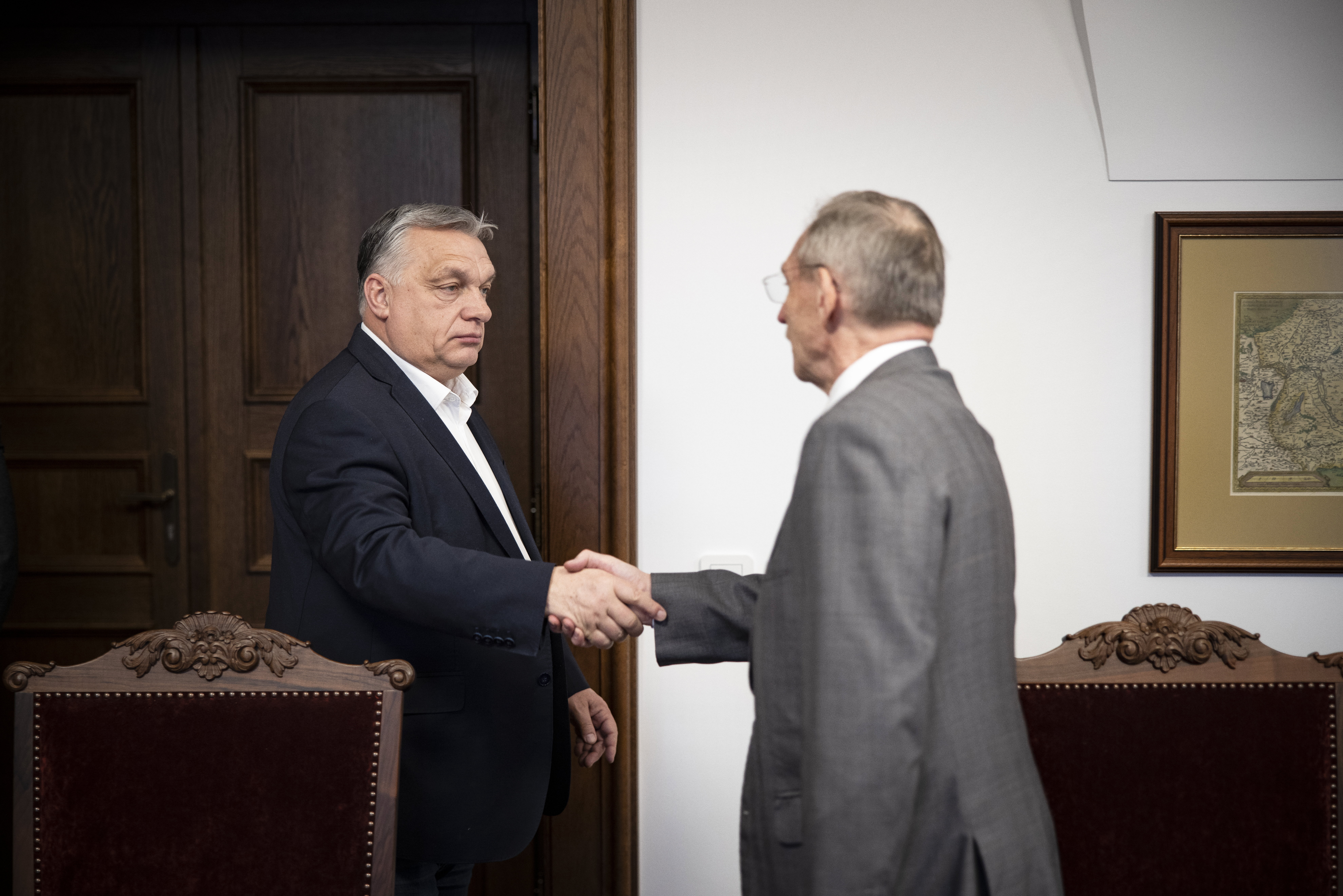 Hazaért Orbán és azonnal kormánykabinet-ülést hívott össze: Pintér, Rogán és Gulyás is jelen voltak