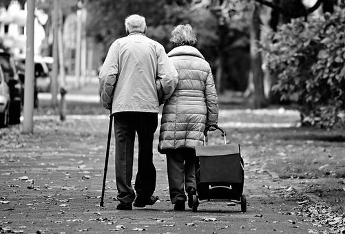 Teljes szegénység, éhezés, romlott egészségi állapot, anyagi gondok – Egy kutatás szerint ez jellemzi a magyar nyugdíjasokat