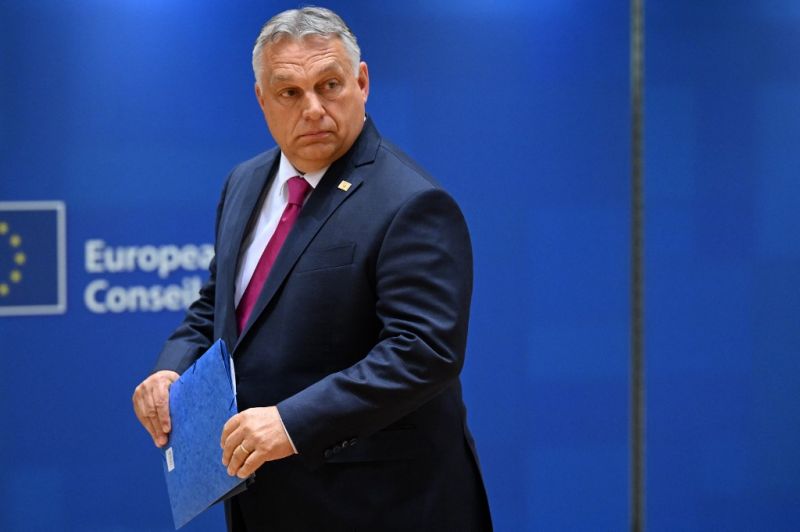 Fideszes elemző: az EU zsarolni próbálja Budapestet