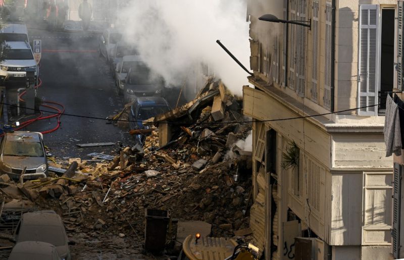 Összeomlott egy lakóépület Marseille központjában, még keresik a túlélőket