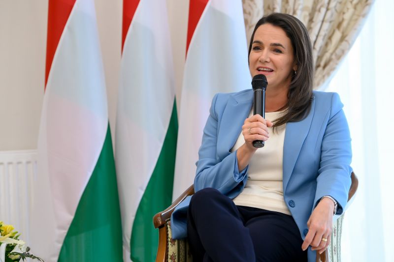 Novák Katalin: "Azzal, ahogy a magyarok most helytállnak, az ország a legjobb arcát mutatja, és ez tiszteletet ébreszt"