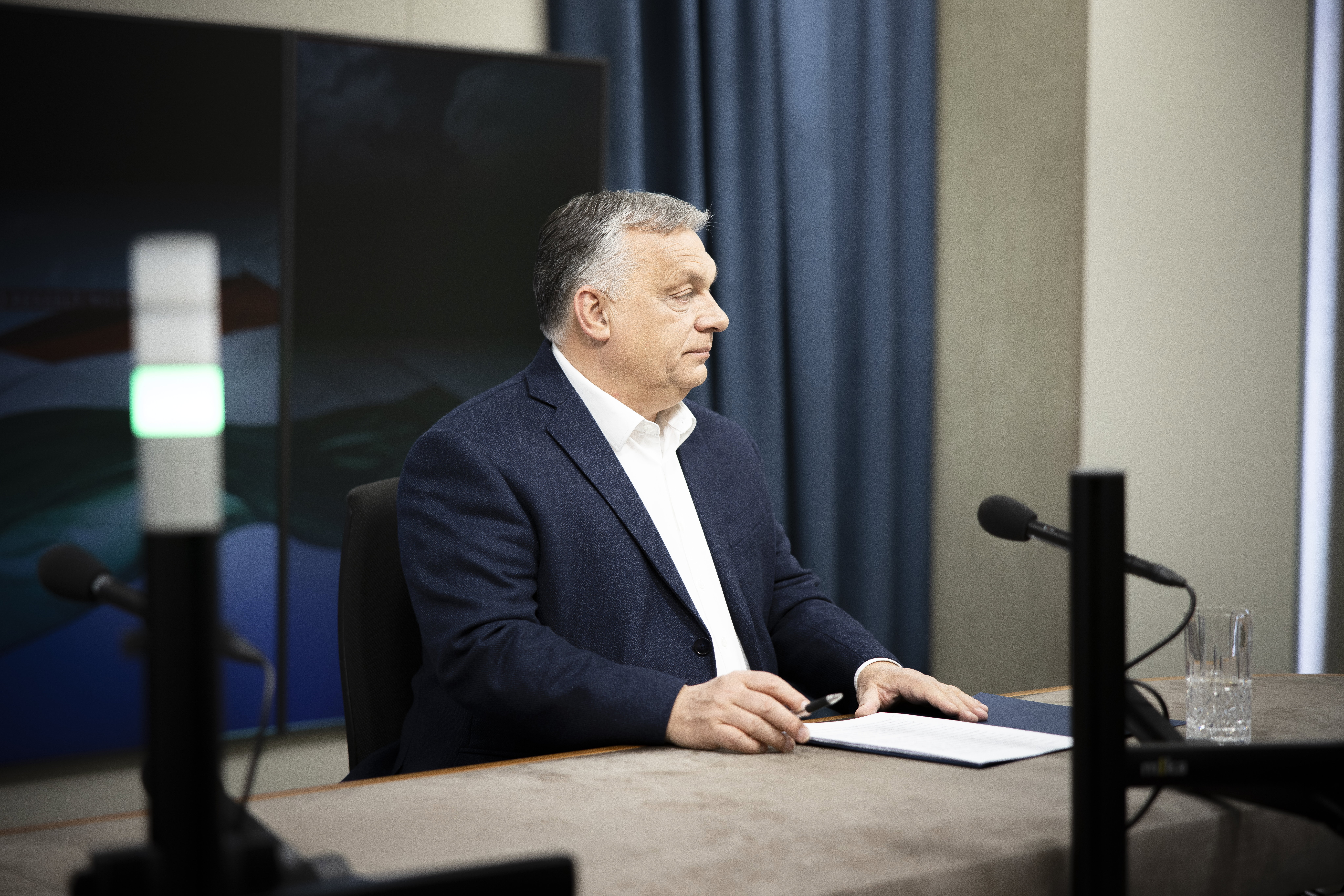 Orbán Viktor szerint nem helyes, ha a politikusokat "csuklóból" maffiózónak nevezik 