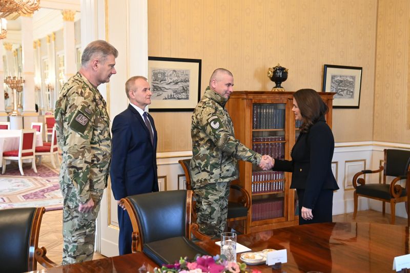 Novák Katalin azonnali hatállyal felmentette Ruszin-Szendi Romulusz honvéd vezérkari főnököt – A Honvédelmi Minisztérium nem közölte a felmentés okát