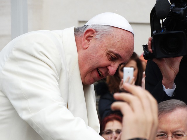 Ferenc pápa áprilisi látogatásához külön dal is készült – itt meg is lehet hallgatni!