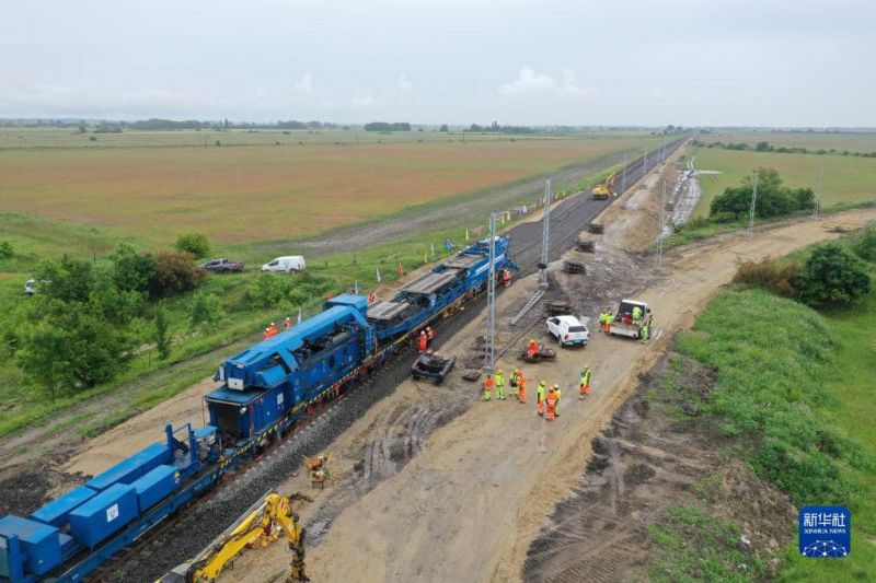 Tovább terjeszkedik Kína Magyarországon: Már elkezdték fektetni a síneket 