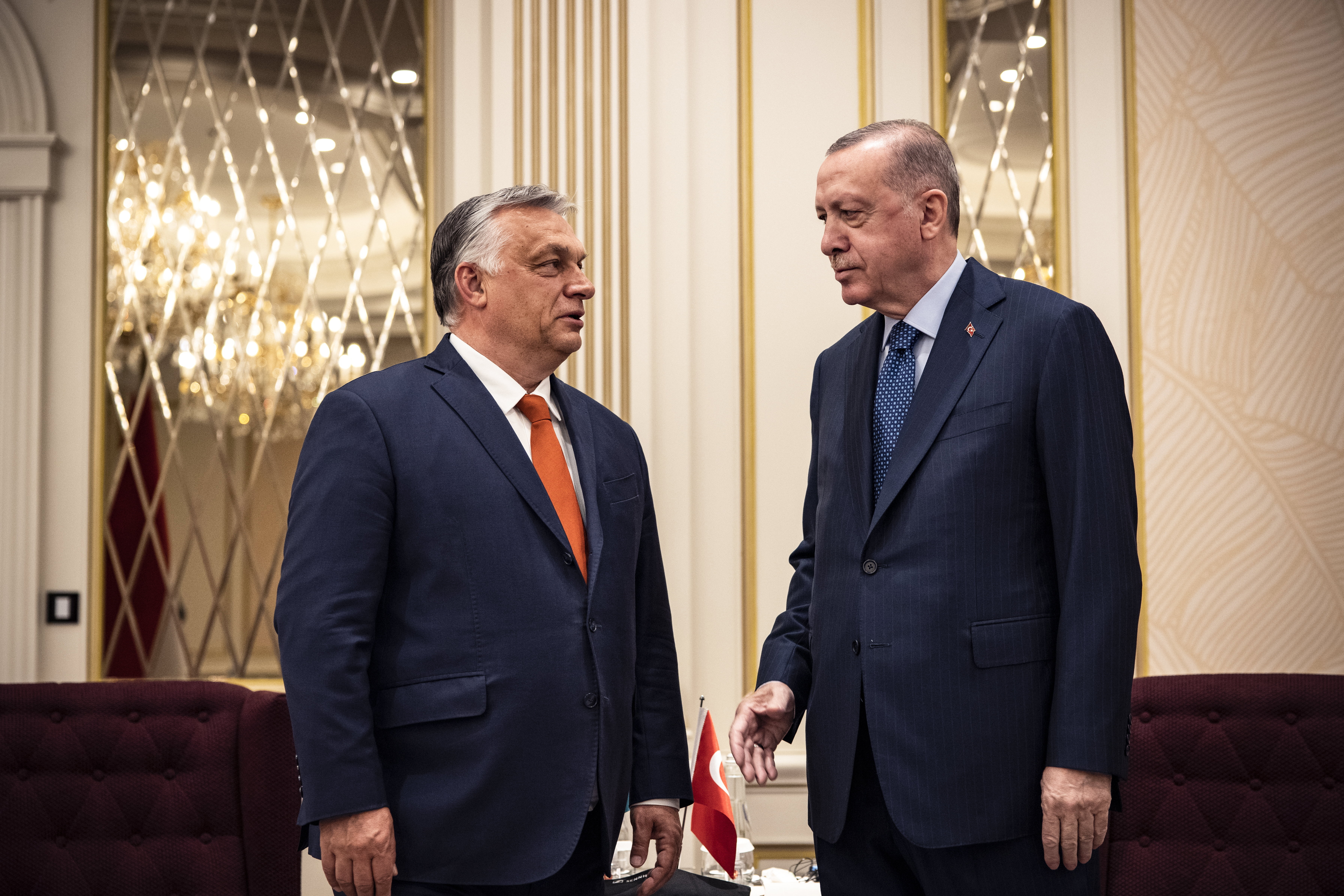 Erdogant ünnepli, a török és a magyar ellenzéket egyszerre gúnyolja a Fidesz-közeli elemző intézet