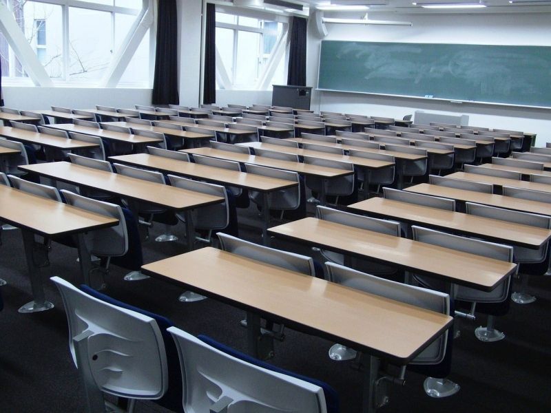 Ellenzéki pártok elutasítják a kormánynak az új pedagóguséletpálya-törvény tervezetéről szóló javaslatát
