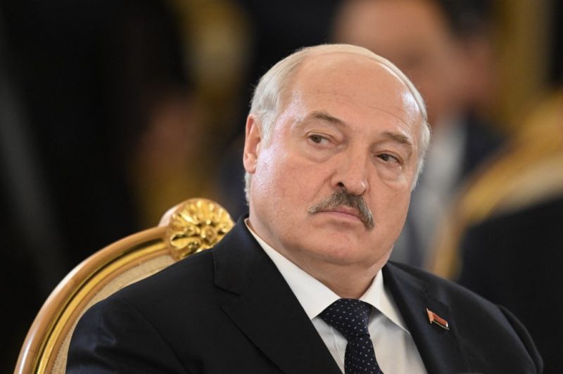 Lukasenka: Már viszik az orosz atomfegyvereket Fehéroroszországba