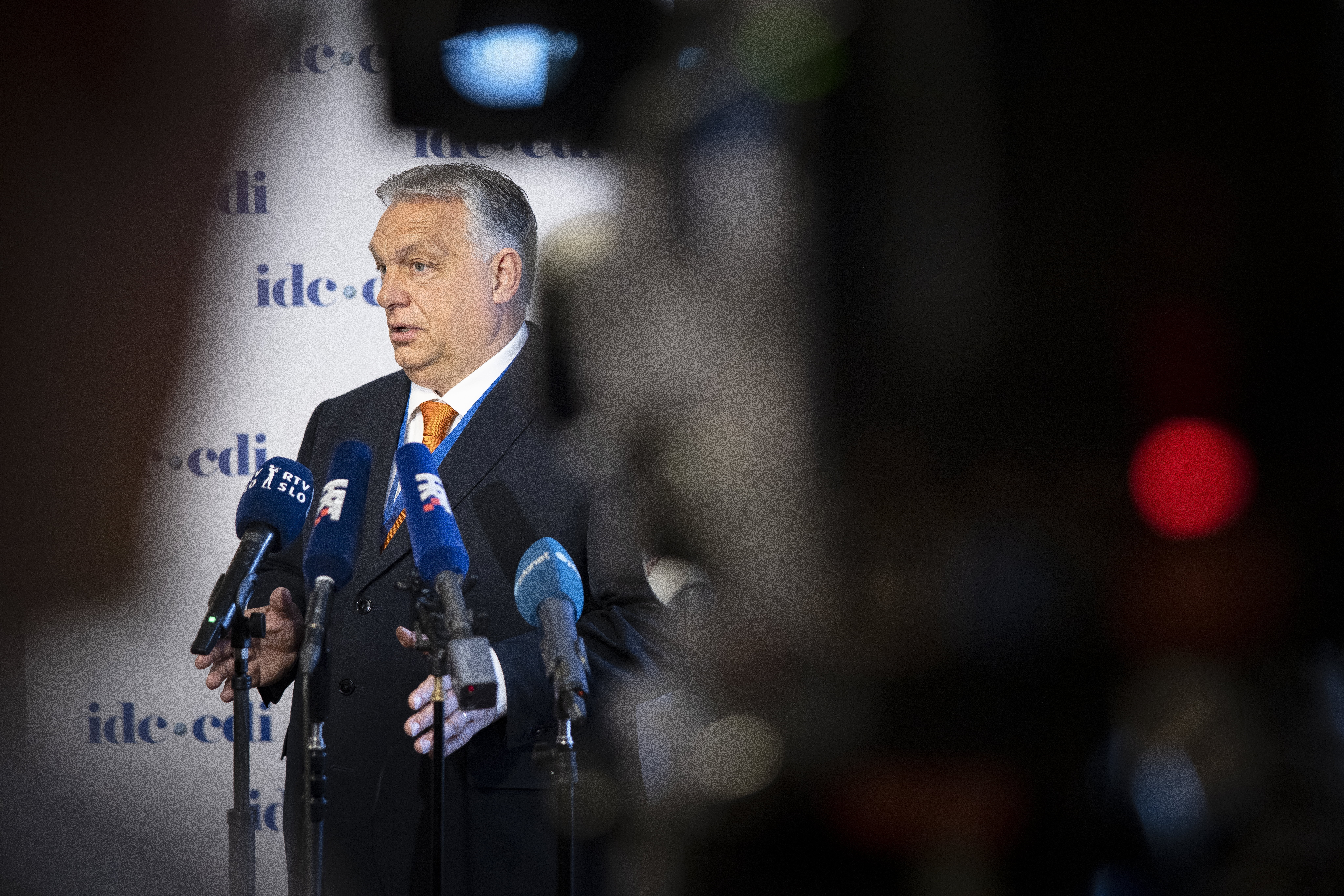 Orbán kiakadt: "Összegyűjtik őket, beteszik vagonokba Németországban, áthurcolják majd hozzánk, és itt kirakják őket? Mi meg itt fogjuk őket tartani?"