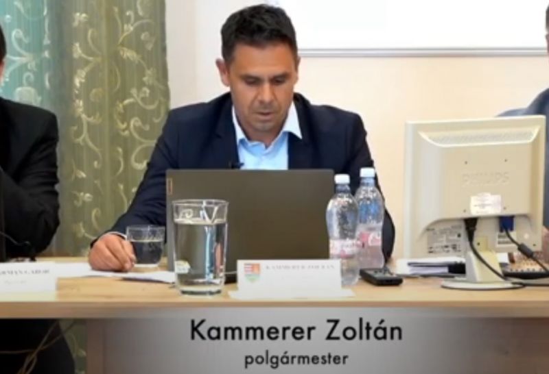 Kínos baki miatt kényszerült otthagyni a testületi ülést Kammerer Zoltán, Göd nemrég megválasztott polgármestere