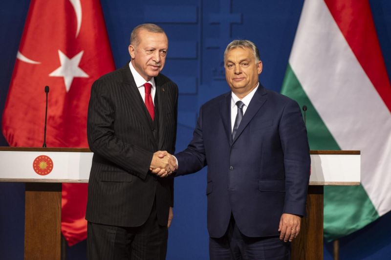Népszava: Orbán csak akkor mondhat igent a svéd NATO-csatlakozásra, ha azt Erdogan is megengedi