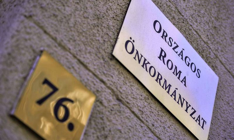 „Politikai támadás” – Csődbe juttathatja a Belügyminisztérium az Országos Roma Önkormányzatot