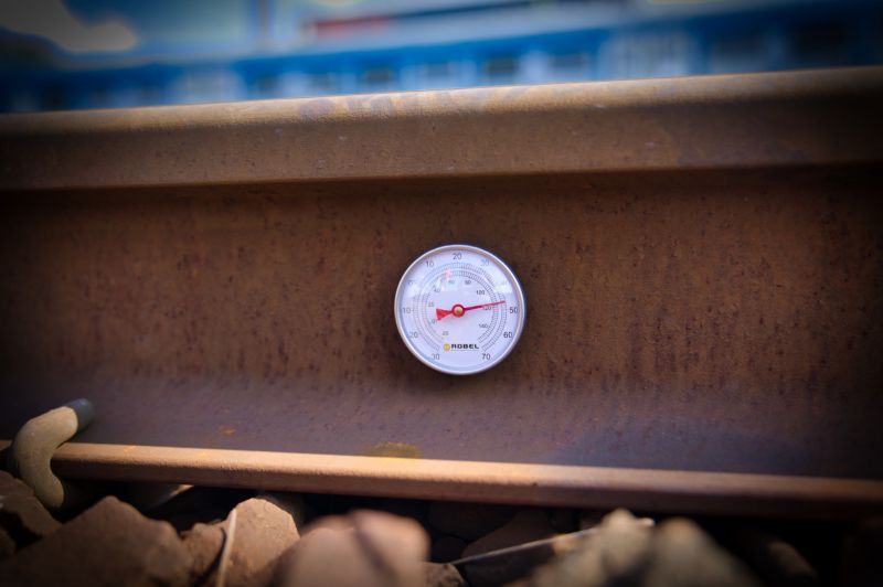 Türelmet kér a MÁV: A hőhullám miatt késhetnek a vonatok