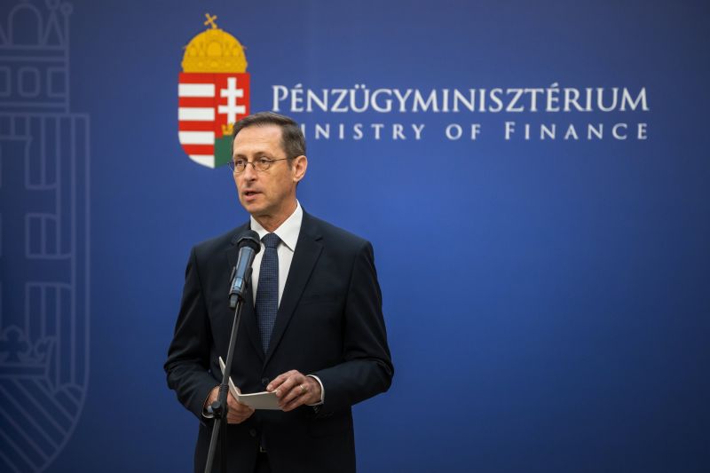 Varga Mihály szerint jók a magyar gazdaság kilátásai, de az EU-t már temeti a miniszter
