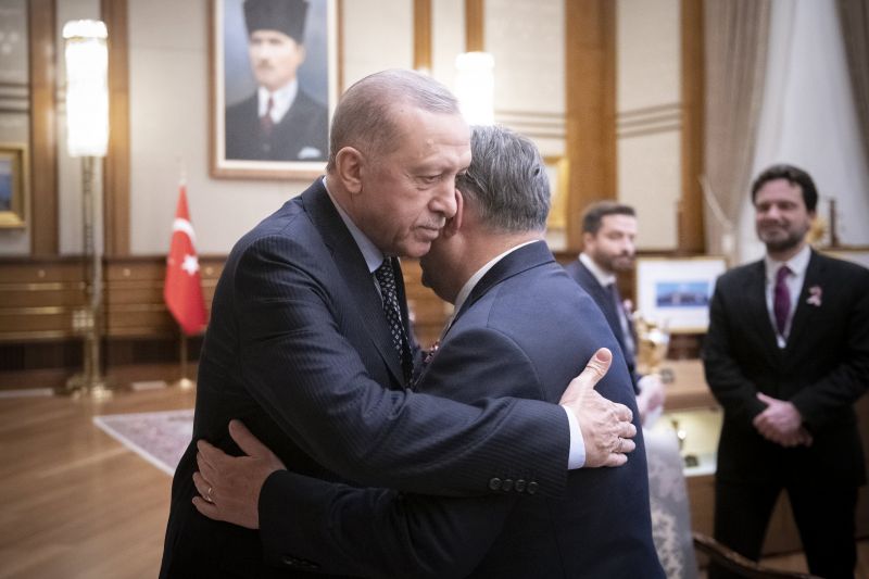 Érdekes időzítés: Orbán augusztus 20-ra Budapestre hívta Erdogan török elnököt