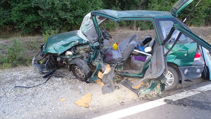 Három ember halt meg péntek esti balesetekben a magyar utakon