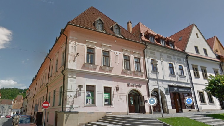 Szlovákiában vett ingatlant közpénzből egy átláthatatlan céllal működő Szijjártó-féle alapítvány