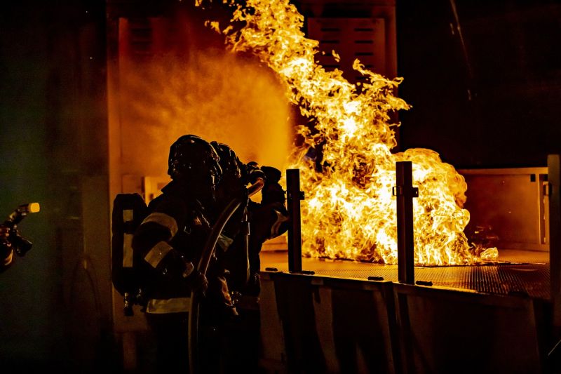 A tűzoltók felháborodtak: vonják vissza a tűzvédelmi törvény tervezett módosításait 