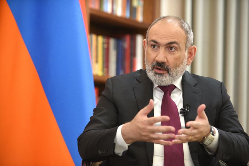 Az orosz külügybe kérették a moszkvai örmény nagykövetet 