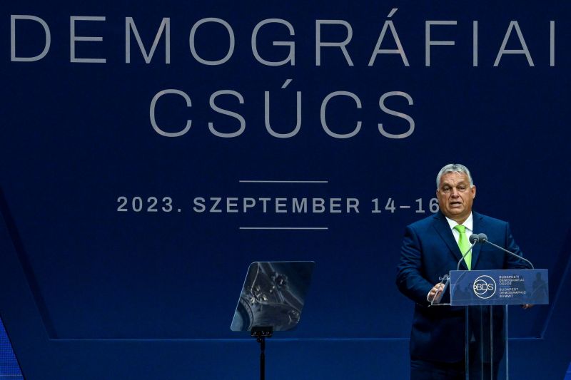 Orbán Viktor megmutatta, milyen szerény: „Az öndicséret büdös”