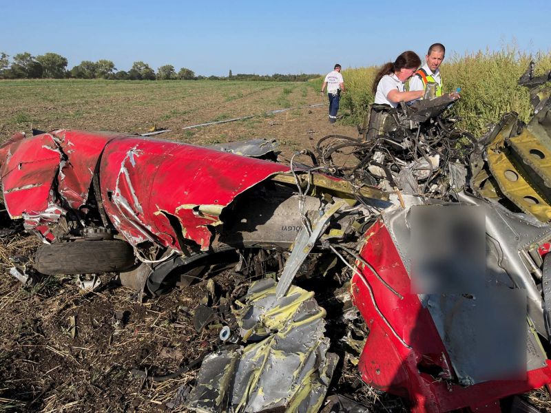 Lezuhant egy gép a fehérvári repülőnapon, ketten meghaltak –  Videó