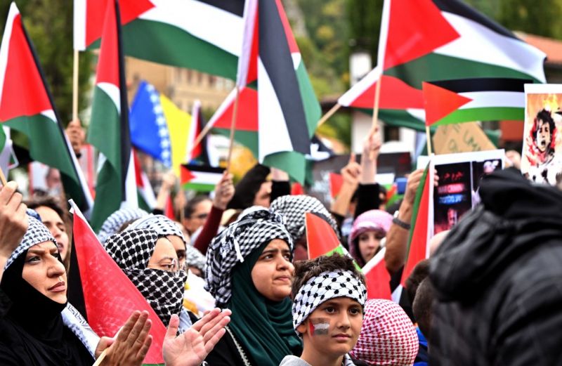 2000 ember tüntetett Szarajevóban Palesztina mellett