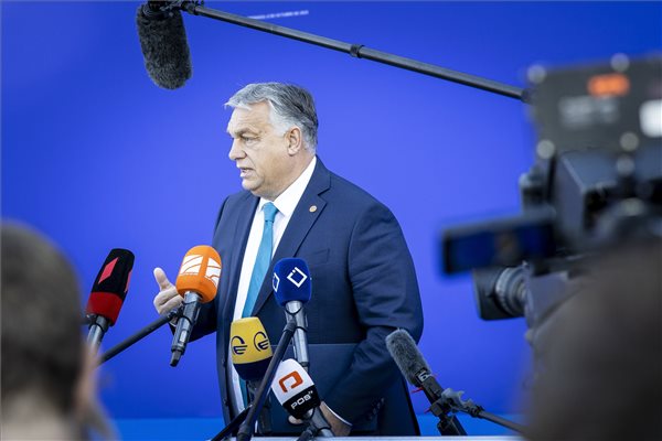 Orbán Viktor szeret felfordulást és lázadást szítani a holland kormányfő szerint