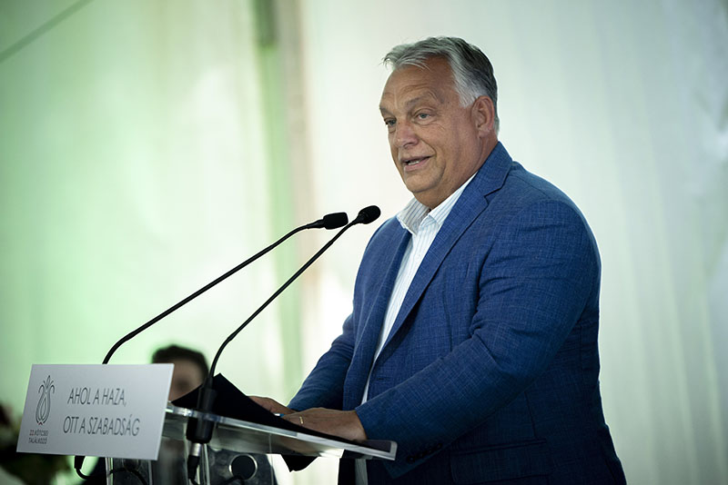 Orbán Viktor meggondolta magát: visszavette a korábban kirúgott helyettes államtitkárt