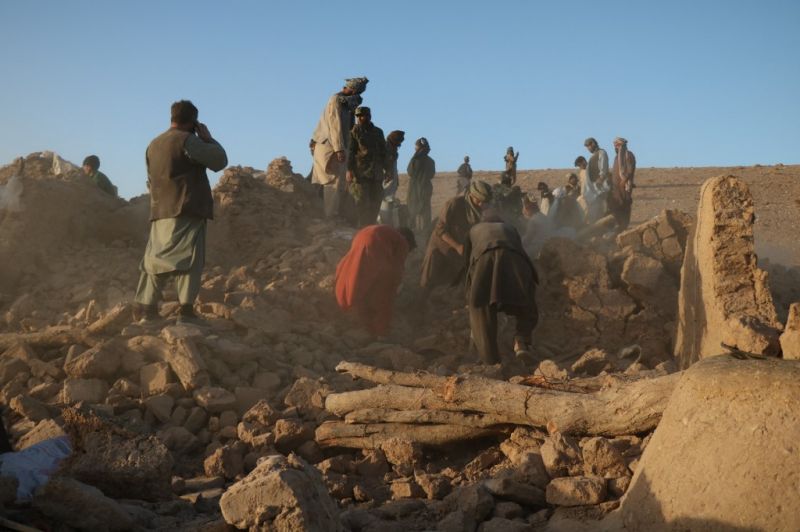 Négy falut lerombolt, kétezernél is több emberrel végzett földrengés Afganisztánban