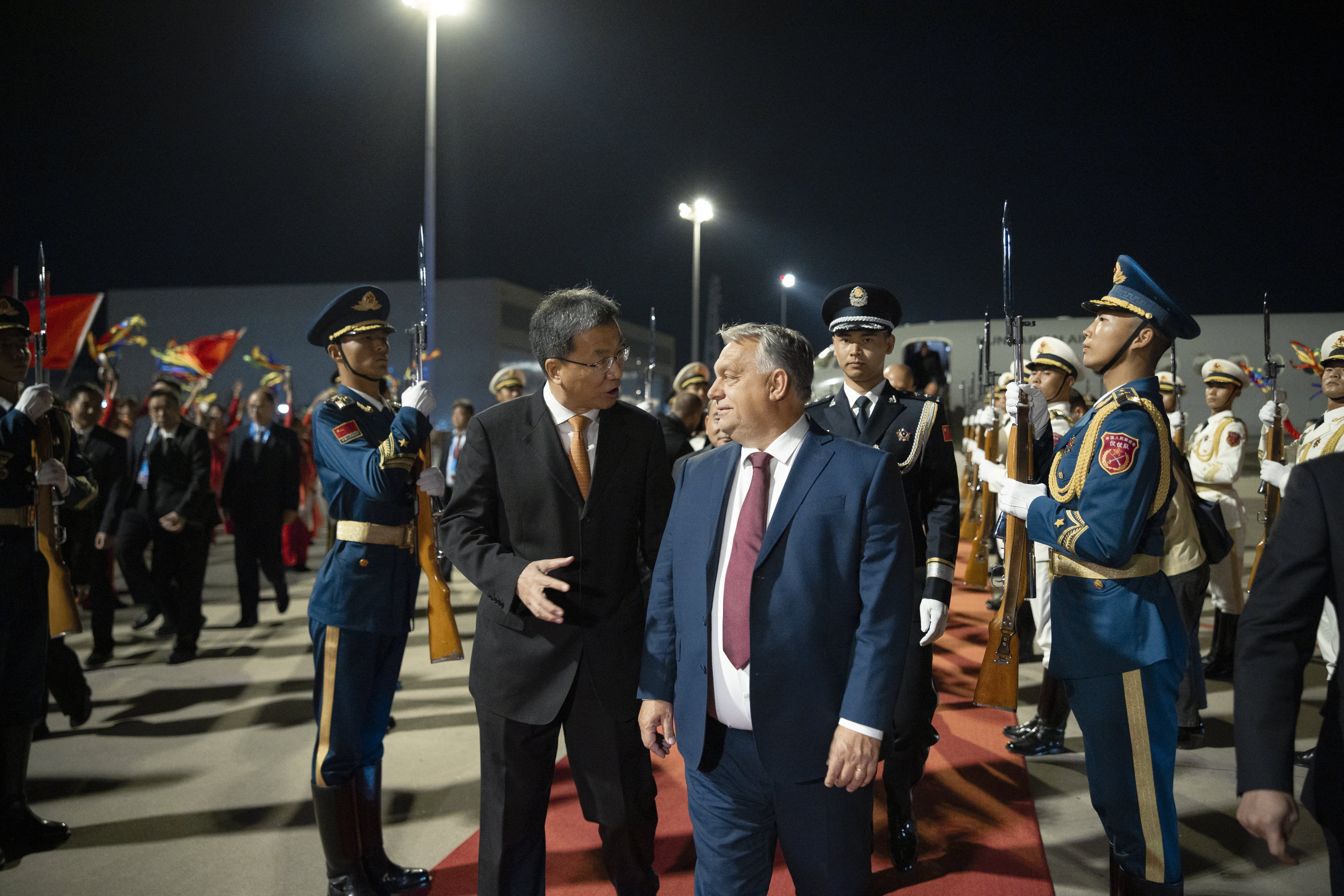 Fotók: szeretettel fogadták Orbán Viktort Kínában