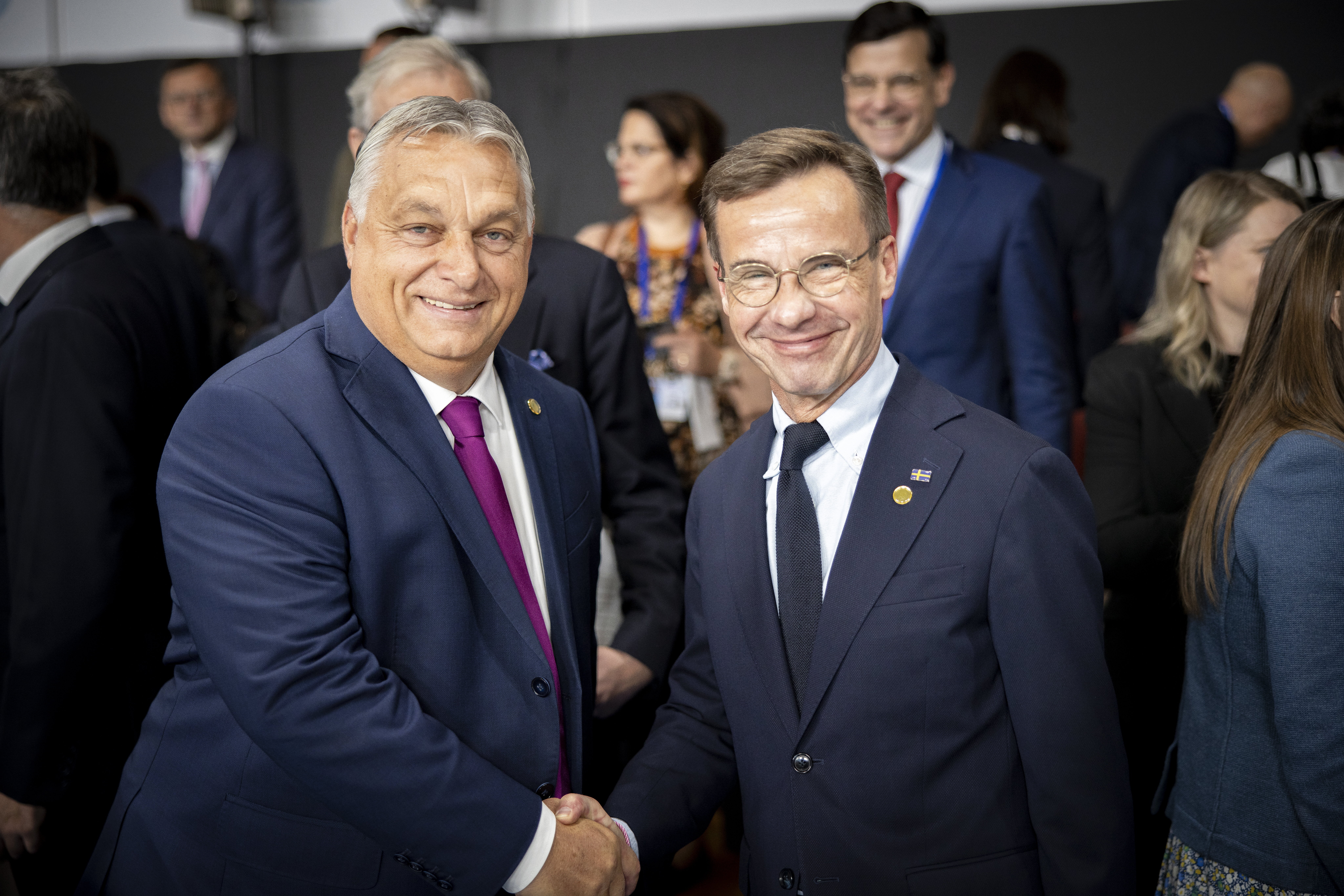 Íme Orbán Viktor arca, amikor összefut a svéd miniszterelnökkel