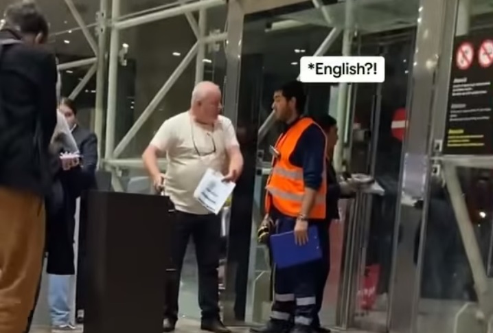 Videóra vettek egy reptéren káromkodó fideszes képviselőt