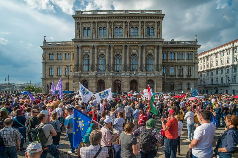 Sztrájkot fontolgatnak az akadémiai dolgozók – az Orbán-kormány már meghátrált