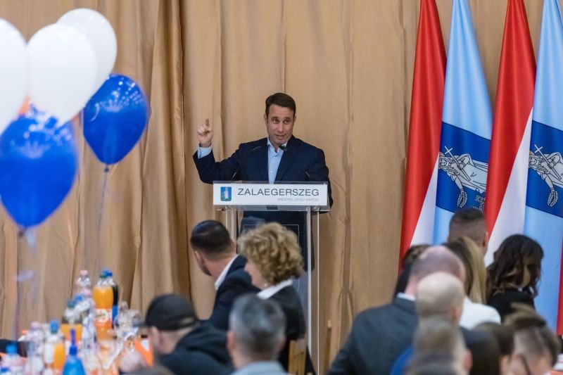 Dömötör Csaba megvédi a nemzeti a szuverenitást