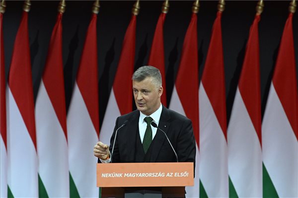 Kubatov Gábor szerint Budapesten minden a káosz felé tart: Kétszáznégy nap múlva véget lehet vetni a "rémálomnak"