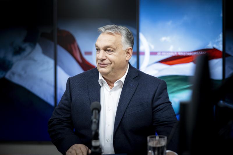 Videó: Orbán Viktor ezt tette nyilvánosan a feleségével
