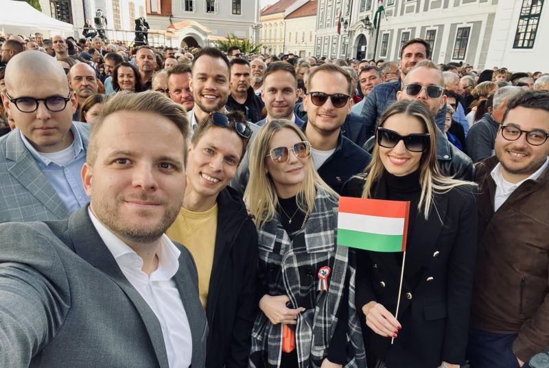 A Fideszes propaganda szerint a románoknak drukkol a Momentum, mert a magyaroknak gratulált 