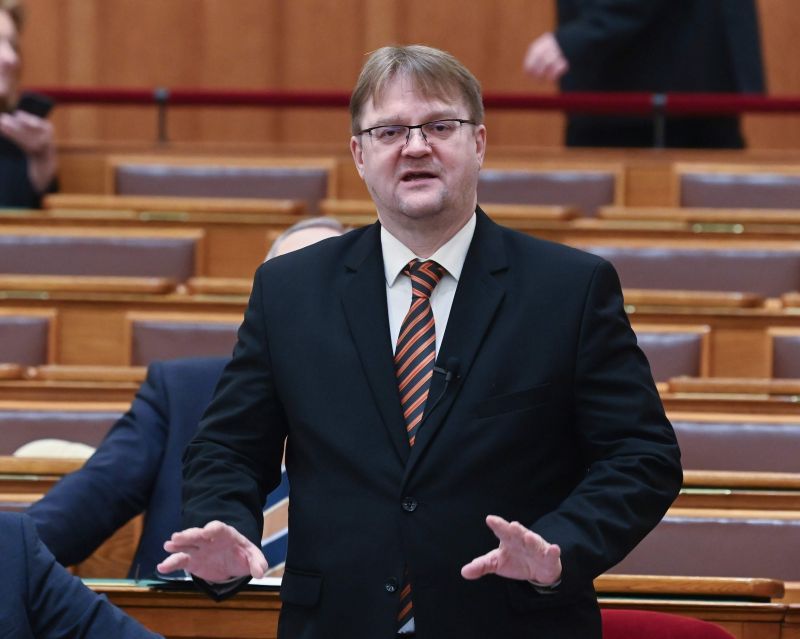 Fideszes államtitkár a halálos beteg Karsai Dánielnek: „Nincs felesleges élet”