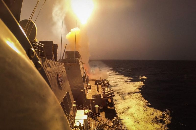 Támadás ért egy amerikai hadihajót a Vörös-tengeren
