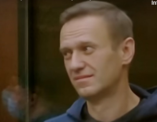 „Fagyos öleléssel és sarkköri üdvözlettel” köszönti az Újévet börtönéből Alekszej Navalnij