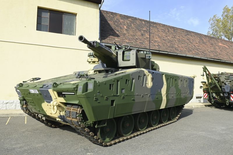 Elkészült az első magyar gyártású Lynx harcjármű