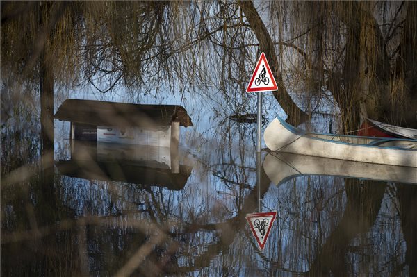 Hatalmas az árvízvédelmi készültség Magyarországon