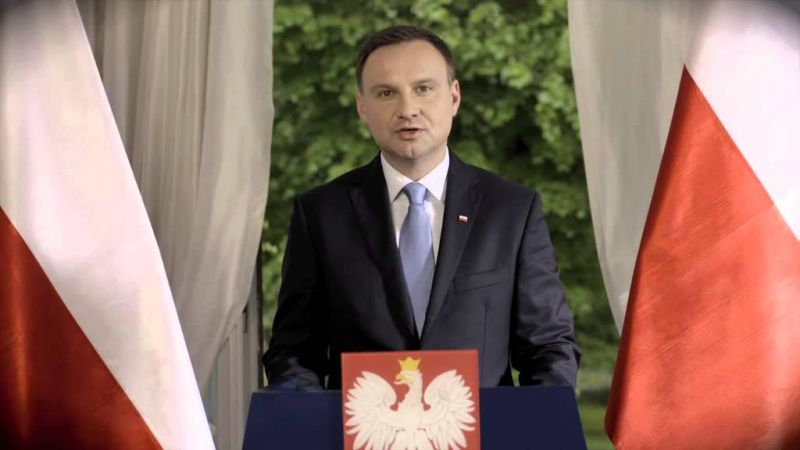 Intő példa Orbánéknak? Felszámolják a közmédiát Lengyelországban