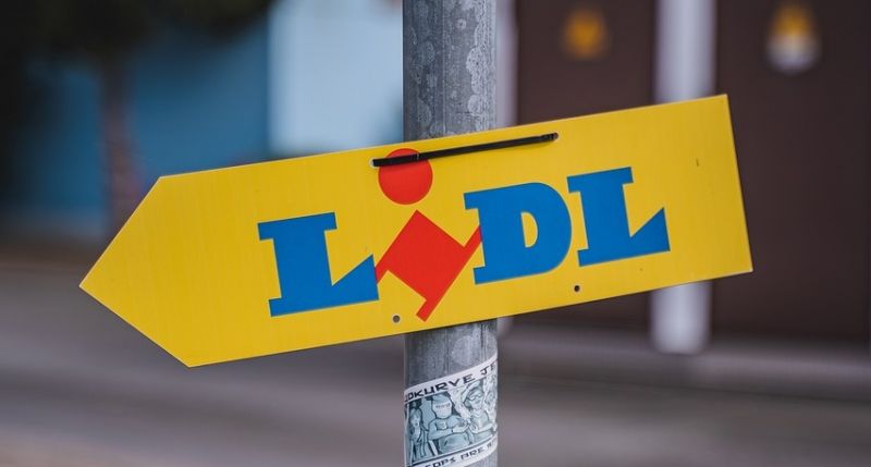 Lázadnak a Lidl vásárlói, negyedével drágább a slágertermékük, mint Ausztriában