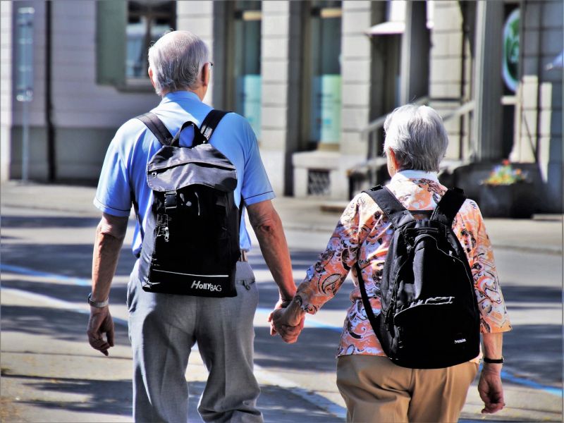 Nem mindenkinek jár jövőre a 13. havi nyugdíj –  Erre kell figyelni friss nyugdíjasként