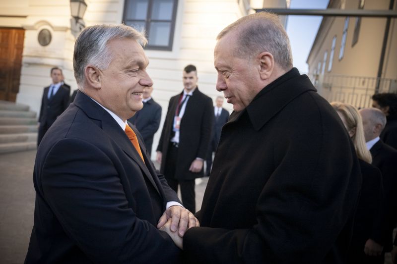 Megmagyarázták Orbánék: ezért bontották le Erdogan látogatásának idejére a kordonokat